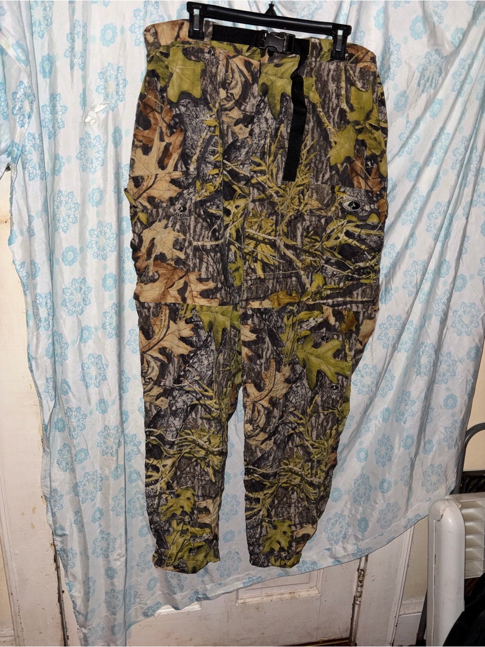 Mossy Oak Men's Camo Cargo Pants in Green and Brown size 2XL